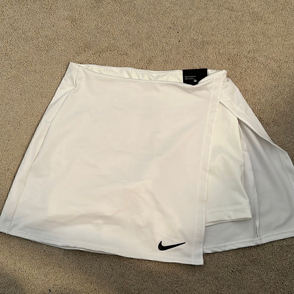 Nike White XS Skort NWT